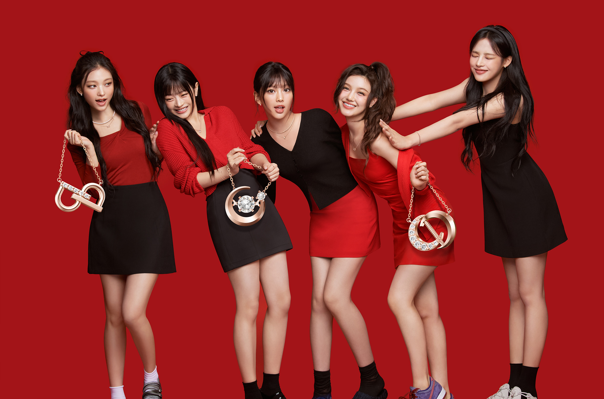 스톤헨지 X 뉴진스가 추천하는 '홀리데이 다이아 컬렉션'  27-Image